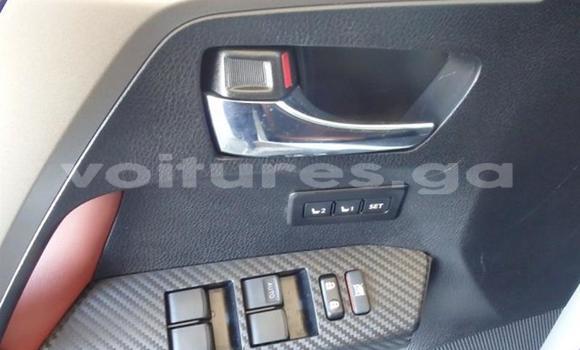 Sayi Na hannu Toyota RAV4 Green Mota in Koulamoutou a Ogooué-Ivindo Sayi Na hannu Toyota RAV4 Green Mota in Koulamoutou a Ogooué-Ivindo