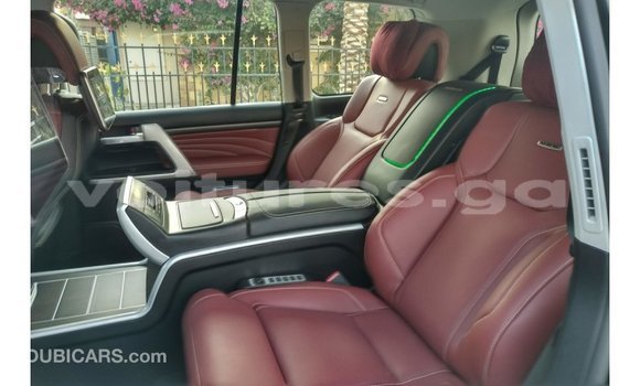 Acheter Import Voiture Toyota Land Cruiser Noir à Import - Dubai, Estuaire Acheter Import Voiture Toyota Land Cruiser Noir à Import - Dubai, Estuaire