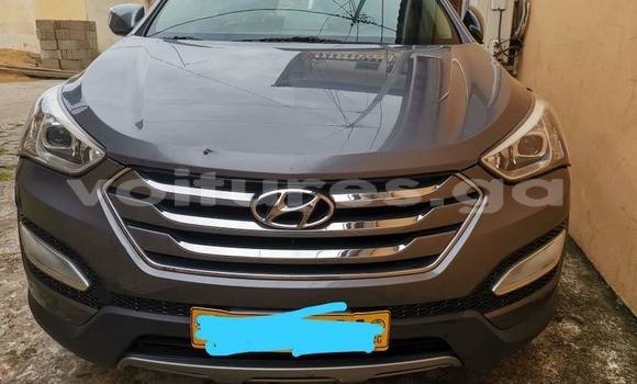 Sayi Na hannu Hyundai Santa Fe Azurfa Mota in Libreville a estuary Sayi Na hannu Hyundai Santa Fe Azurfa Mota in Libreville a estuary