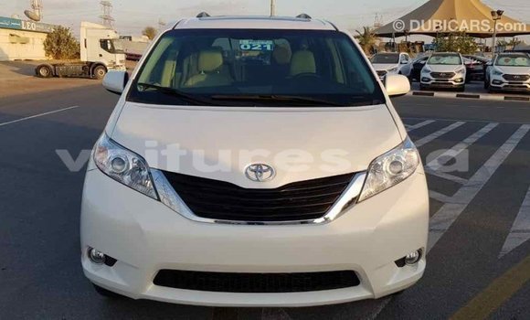 Sayi Imported Toyota Sienna White Mota in Import - Dubai a estuary Sayi Imported Toyota Sienna White Mota in Import - Dubai a estuary