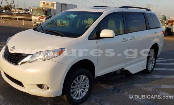 Sayi Imported Toyota Sienna White Mota in Import - Dubai a estuary Sayi Imported Toyota Sienna White Mota in Import - Dubai a estuary