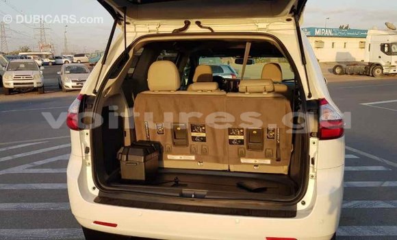 Sayi Imported Toyota Sienna White Mota in Import - Dubai a estuary Sayi Imported Toyota Sienna White Mota in Import - Dubai a estuary