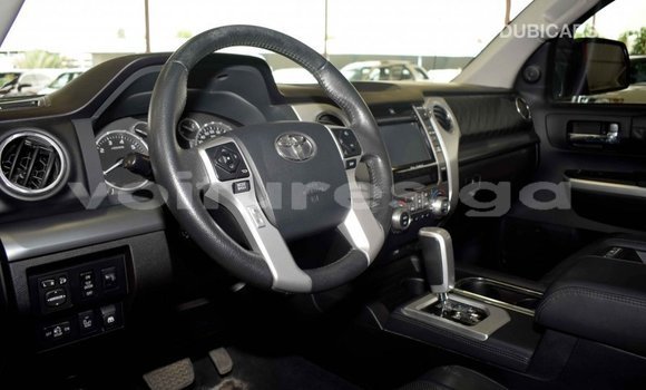 Acheter Import Voiture Toyota Tundra Noir à Import - Dubai, Estuaire Acheter Import Voiture Toyota Tundra Noir à Import - Dubai, Estuaire