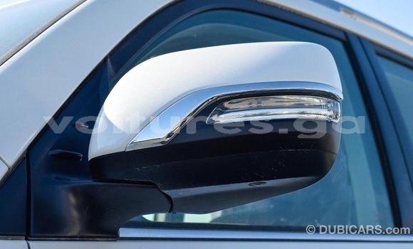 Acheter Import Voiture Toyota Land Cruiser Blanc à Import - Dubai, Estuaire Acheter Import Voiture Toyota Land Cruiser Blanc à Import - Dubai, Estuaire