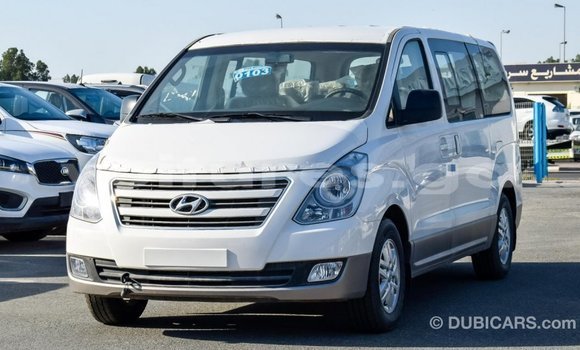 Acheter Import Utilitaire Hyundai Chorus Blanc à Import - Dubai, Estuaire Acheter Import Utilitaire Hyundai Chorus Blanc à Import - Dubai, Estuaire