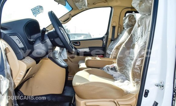 Acheter Import Utilitaire Hyundai Chorus Blanc à Import - Dubai, Estuaire Acheter Import Utilitaire Hyundai Chorus Blanc à Import - Dubai, Estuaire