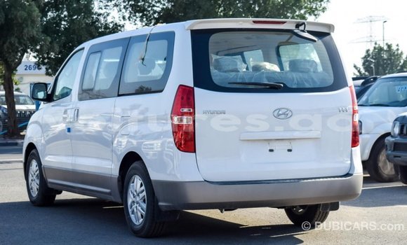 Acheter Import Utilitaire Hyundai Chorus Blanc à Import - Dubai, Estuaire Acheter Import Utilitaire Hyundai Chorus Blanc à Import - Dubai, Estuaire