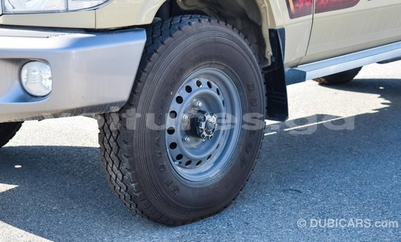 Acheter Import Voiture Toyota Land Cruiser Beige à Import - Dubai, Estuaire Acheter Import Voiture Toyota Land Cruiser Beige à Import - Dubai, Estuaire