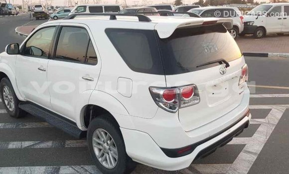 Acheter Import Voiture Toyota Fortuner Blanc à Import - Dubai, Estuaire Acheter Import Voiture Toyota Fortuner Blanc à Import - Dubai, Estuaire