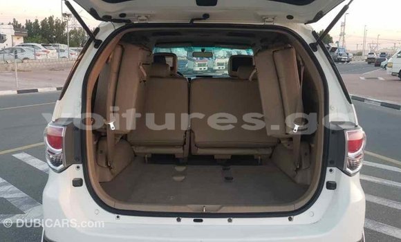 Acheter Import Voiture Toyota Fortuner Blanc à Import - Dubai, Estuaire Acheter Import Voiture Toyota Fortuner Blanc à Import - Dubai, Estuaire