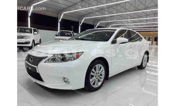 Acheter Import Voiture Lexus ES Blanc à Import - Dubai, Estuaire Acheter Import Voiture Lexus ES Blanc à Import - Dubai, Estuaire