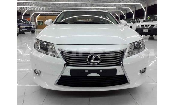 Acheter Import Voiture Lexus ES Blanc à Import - Dubai, Estuaire Acheter Import Voiture Lexus ES Blanc à Import - Dubai, Estuaire