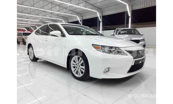 Acheter Import Voiture Lexus ES Blanc à Import - Dubai, Estuaire Acheter Import Voiture Lexus ES Blanc à Import - Dubai, Estuaire