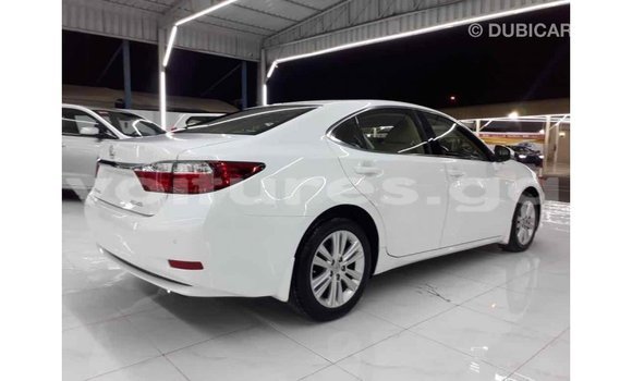 Acheter Import Voiture Lexus ES Blanc à Import - Dubai, Estuaire Acheter Import Voiture Lexus ES Blanc à Import - Dubai, Estuaire