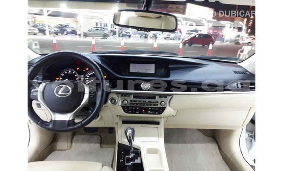 Acheter Import Voiture Lexus ES Blanc à Import - Dubai, Estuaire Acheter Import Voiture Lexus ES Blanc à Import - Dubai, Estuaire
