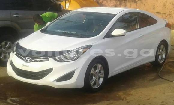 Sayi Na hannu Hyundai Elantra White Mota in Libreville a estuary Sayi Na hannu Hyundai Elantra White Mota in Libreville a estuary