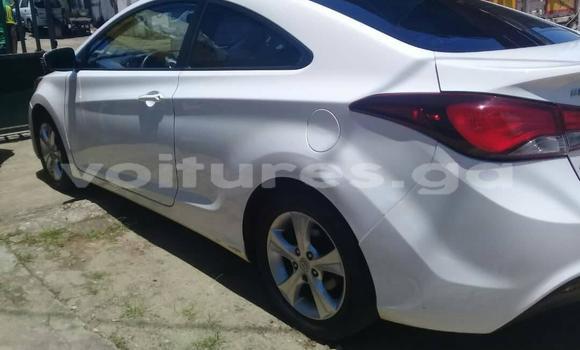 Sayi Na hannu Hyundai Elantra White Mota in Libreville a estuary Sayi Na hannu Hyundai Elantra White Mota in Libreville a estuary