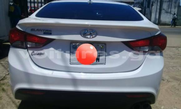 Sayi Na hannu Hyundai Elantra White Mota in Libreville a estuary Sayi Na hannu Hyundai Elantra White Mota in Libreville a estuary