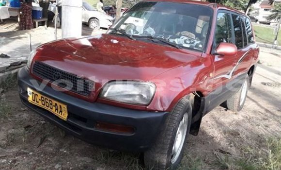 Acheter Occasion Voiture Toyota RAV4 Rouge à Libreville, Estuaire Acheter Occasion Voiture Toyota RAV4 Rouge à Libreville, Estuaire