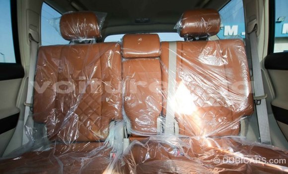 Acheter Import Voiture Toyota Prado Blanc à Import - Dubai, Estuaire Acheter Import Voiture Toyota Prado Blanc à Import - Dubai, Estuaire