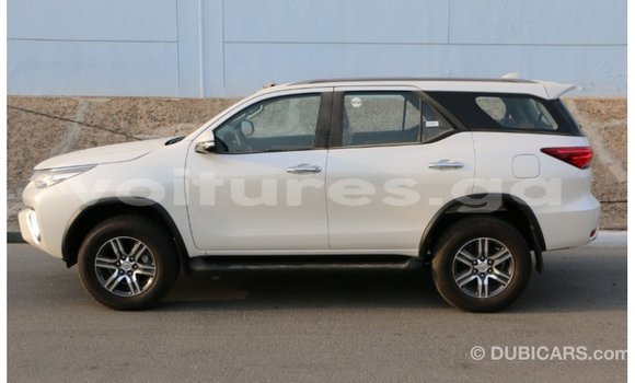 Acheter Import Voiture Toyota Fortuner Noir à Import - Dubai, Estuaire Acheter Import Voiture Toyota Fortuner Noir à Import - Dubai, Estuaire