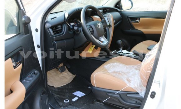 Acheter Import Voiture Toyota Fortuner Noir à Import - Dubai, Estuaire Acheter Import Voiture Toyota Fortuner Noir à Import - Dubai, Estuaire