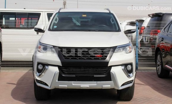 Acheter Import Voiture Toyota Fortuner Blanc à Import - Dubai, Estuaire Acheter Import Voiture Toyota Fortuner Blanc à Import - Dubai, Estuaire