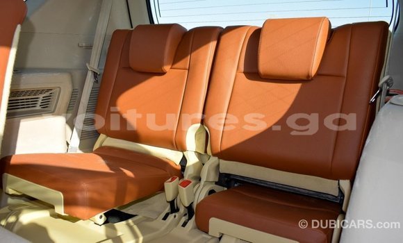 Acheter Import Voiture Toyota Prado Blanc à Import - Dubai, Estuaire Acheter Import Voiture Toyota Prado Blanc à Import - Dubai, Estuaire