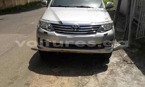 Acheter Occasion Voiture Toyota Fortuner Gris à Lastoursville, Ogooue-Lolo Acheter Occasion Voiture Toyota Fortuner Gris à Lastoursville, Ogooue-Lolo