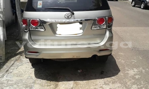 Acheter Occasion Voiture Toyota Fortuner Gris à Lastoursville, Ogooue-Lolo Acheter Occasion Voiture Toyota Fortuner Gris à Lastoursville, Ogooue-Lolo