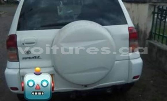 Acheter Occasion Voiture Toyota RAV4 Blanc à Libreville, Estuaire Acheter Occasion Voiture Toyota RAV4 Blanc à Libreville, Estuaire