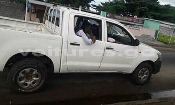 Acheter Occasion Voiture Toyota Hilux Blanc à Libreville, Estuaire Acheter Occasion Voiture Toyota Hilux Blanc à Libreville, Estuaire