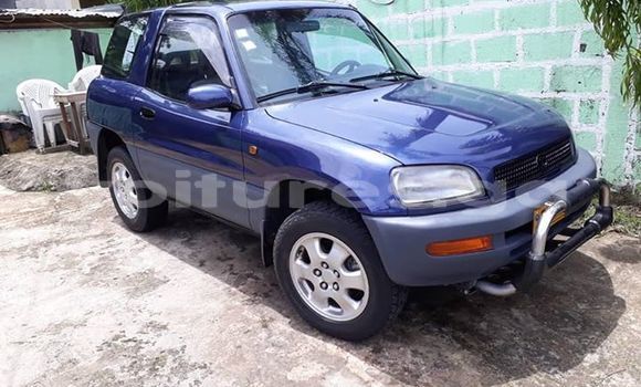 Acheter Occasion Voiture Toyota RAV4 Bleu à Libreville, Estuaire Acheter Occasion Voiture Toyota RAV4 Bleu à Libreville, Estuaire
