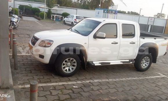 Acheter Occasion Voiture Mazda BT-50 Blanc à Libreville, Estuaire Acheter Occasion Voiture Mazda BT-50 Blanc à Libreville, Estuaire