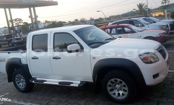 Acheter Occasion Voiture Mazda BT-50 Blanc à Libreville, Estuaire Acheter Occasion Voiture Mazda BT-50 Blanc à Libreville, Estuaire
