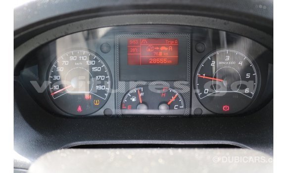 Acheter Import Moto Peugeot XP6 Blanc à Import - Dubai, Estuaire