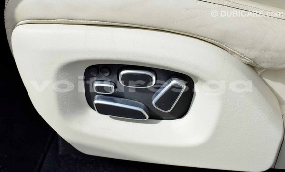 Acheter Import Voiture Land Rover Range Rover Blanc à Import - Dubai, Estuaire Acheter Import Voiture Land Rover Range Rover Blanc à Import - Dubai, Estuaire