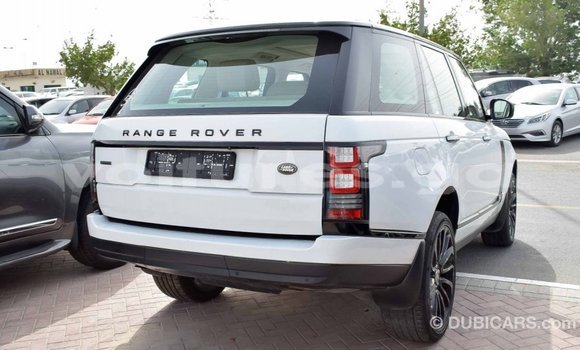 Acheter Import Voiture Land Rover Range Rover Blanc à Import - Dubai, Estuaire Acheter Import Voiture Land Rover Range Rover Blanc à Import - Dubai, Estuaire