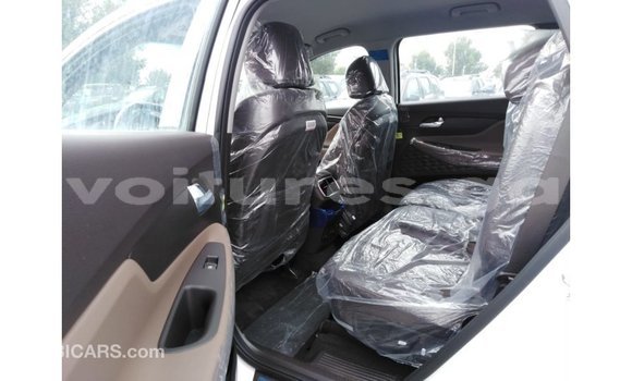 Acheter Import Voiture Hyundai Santa Fe Blanc à Import - Dubai, Estuaire Acheter Import Voiture Hyundai Santa Fe Blanc à Import - Dubai, Estuaire