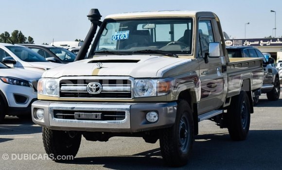 Acheter Import Voiture Toyota Land Cruiser Beige à Import - Dubai, Estuaire Acheter Import Voiture Toyota Land Cruiser Beige à Import - Dubai, Estuaire