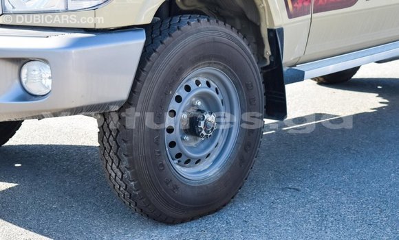 Acheter Import Voiture Toyota Land Cruiser Beige à Import - Dubai, Estuaire Acheter Import Voiture Toyota Land Cruiser Beige à Import - Dubai, Estuaire