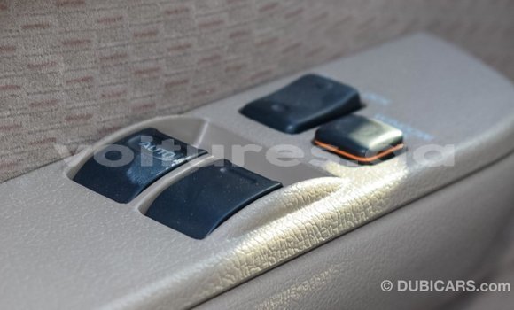 Acheter Import Voiture Toyota Land Cruiser Beige à Import - Dubai, Estuaire Acheter Import Voiture Toyota Land Cruiser Beige à Import - Dubai, Estuaire