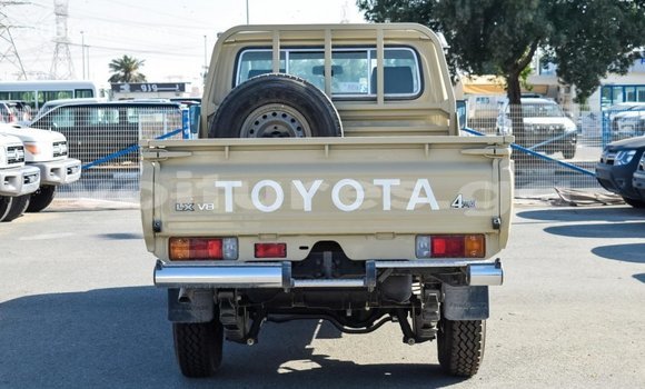 Acheter Import Voiture Toyota Land Cruiser Beige à Import - Dubai, Estuaire Acheter Import Voiture Toyota Land Cruiser Beige à Import - Dubai, Estuaire