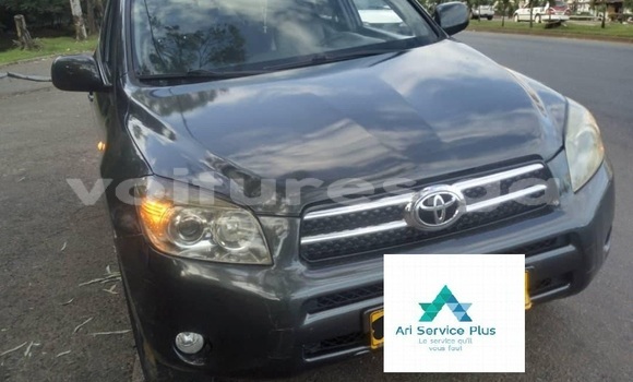 Acheter Occasion Voiture Toyota RAV4 Gris à Libreville, Estuaire Acheter Occasion Voiture Toyota RAV4 Gris à Libreville, Estuaire