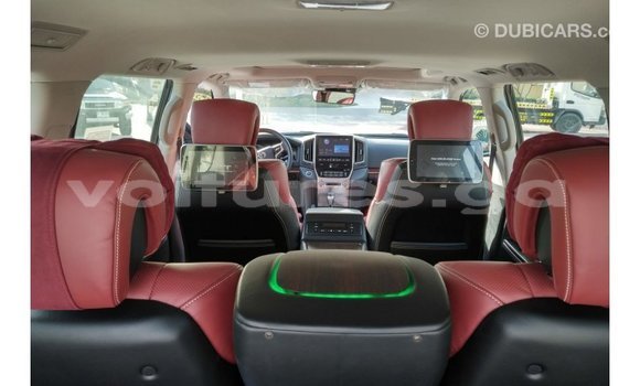 Acheter Import Voiture Toyota Land Cruiser Noir à Import - Dubai, Estuaire Acheter Import Voiture Toyota Land Cruiser Noir à Import - Dubai, Estuaire