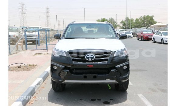 Acheter Import Voiture Toyota Fortuner Noir à Import - Dubai, Estuaire Acheter Import Voiture Toyota Fortuner Noir à Import - Dubai, Estuaire