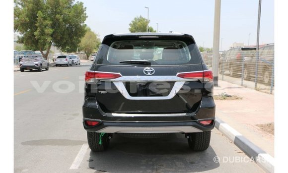 Acheter Import Voiture Toyota Fortuner Noir à Import - Dubai, Estuaire Acheter Import Voiture Toyota Fortuner Noir à Import - Dubai, Estuaire