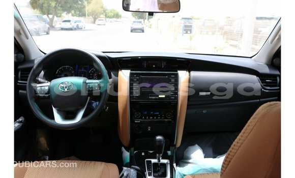 Acheter Import Voiture Toyota Fortuner Noir à Import - Dubai, Estuaire Acheter Import Voiture Toyota Fortuner Noir à Import - Dubai, Estuaire