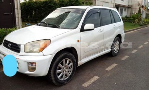 Acheter Occasion Voiture Toyota RAV4 Blanc à Libreville, Estuaire Acheter Occasion Voiture Toyota RAV4 Blanc à Libreville, Estuaire