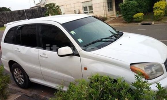 Acheter Occasion Voiture Toyota RAV4 Blanc à Libreville, Estuaire Acheter Occasion Voiture Toyota RAV4 Blanc à Libreville, Estuaire